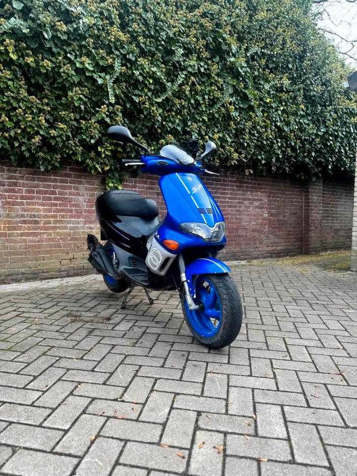 Gilera Runner 50cc blauwe editie eerste eigenaar Nl, Fietsen en Brommers, Scooters | Piaggio, Zo goed als nieuw, Overige modellen