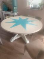 Massief houten tafel geschikt voor binnen of als tuintafel., Huis en Inrichting, Tafels | Eettafels, Ophalen, Gebruikt, 100 tot 150 cm