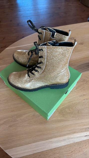 Kipling glinsterende goudkleurige boots beschikbaar voor biedingen