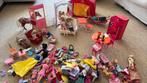 Sindy en barbie doos vol! Baywatch manage keuken stoel, Ophalen of Verzenden, Zo goed als nieuw, Pop