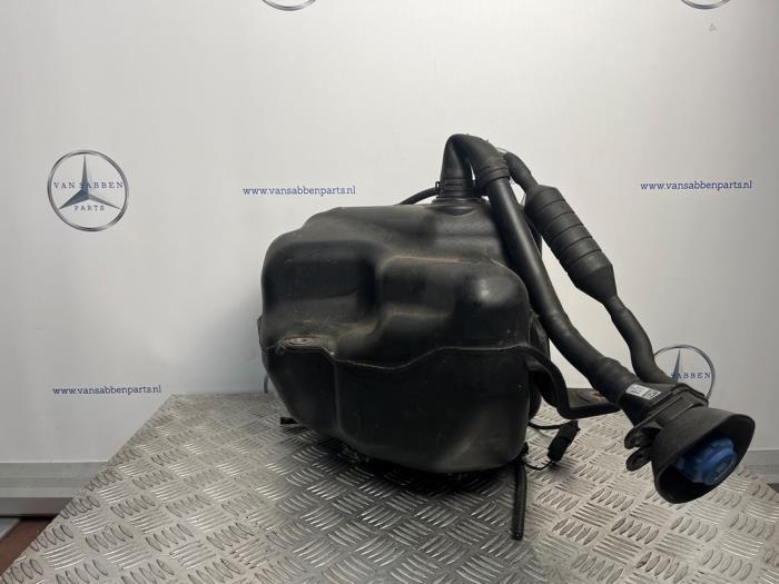 Adblue tank van een Mercedes Sprinter, Auto-onderdelen, Brandstofsystemen, Mercedes-Benz, Gebruikt, 3 maanden garantie