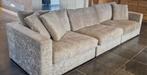 4 zits velvet bank beige creme zand kleur zo goed als nieuw, Huis en Inrichting, Banken | Bankstellen, Ophalen of Verzenden, Zo goed als nieuw