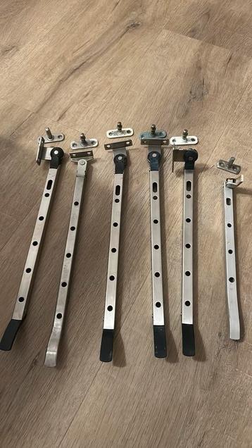 6x raamuitzetters beschikbaar voor biedingen