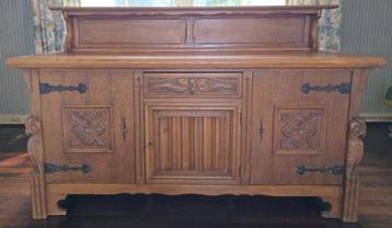 Antiek Massief eiken, hout bewerkt, dressoir beschikbaar voor biedingen