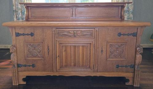 Antiek Massief eiken, hout bewerkt, dressoir, Antiek en Kunst, Antiek | Meubels | Kasten, Ophalen