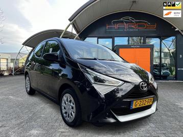 Toyota Aygo 1.0 VVT-i X-PLAY NAVI CAMERA ALLSEASON RIJKLAARP beschikbaar voor biedingen