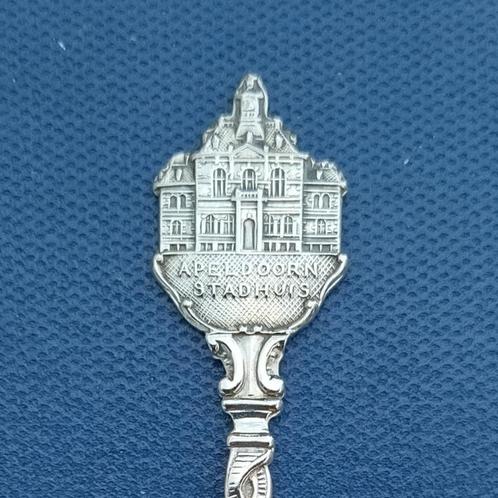 verzilverd lepeltje Stadhuis Apeldoorn (KWATTA Pleet 90), Antiek en Kunst, Antiek | Bestek, Ophalen of Verzenden