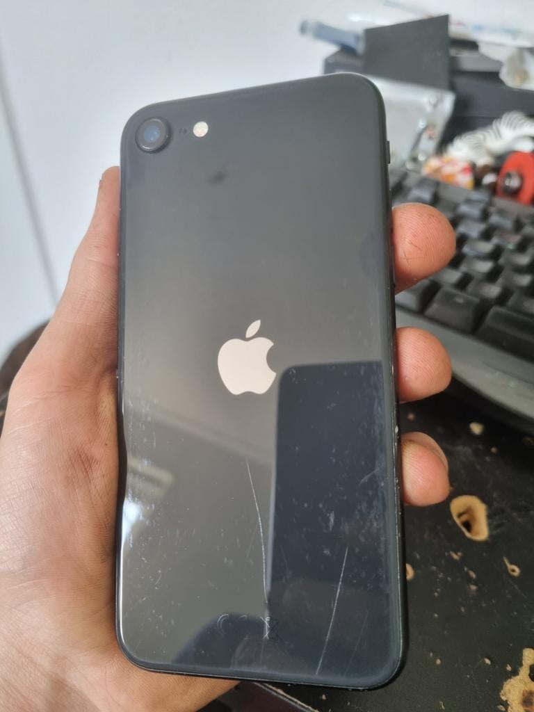 ≥ iPhone SE2 128GB - Goede staat, lichte krasjes — Mobiele