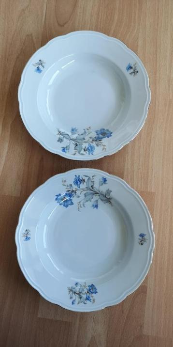 Vintage Kahla soepborden – porselein met blauw bloemmotief beschikbaar voor biedingen