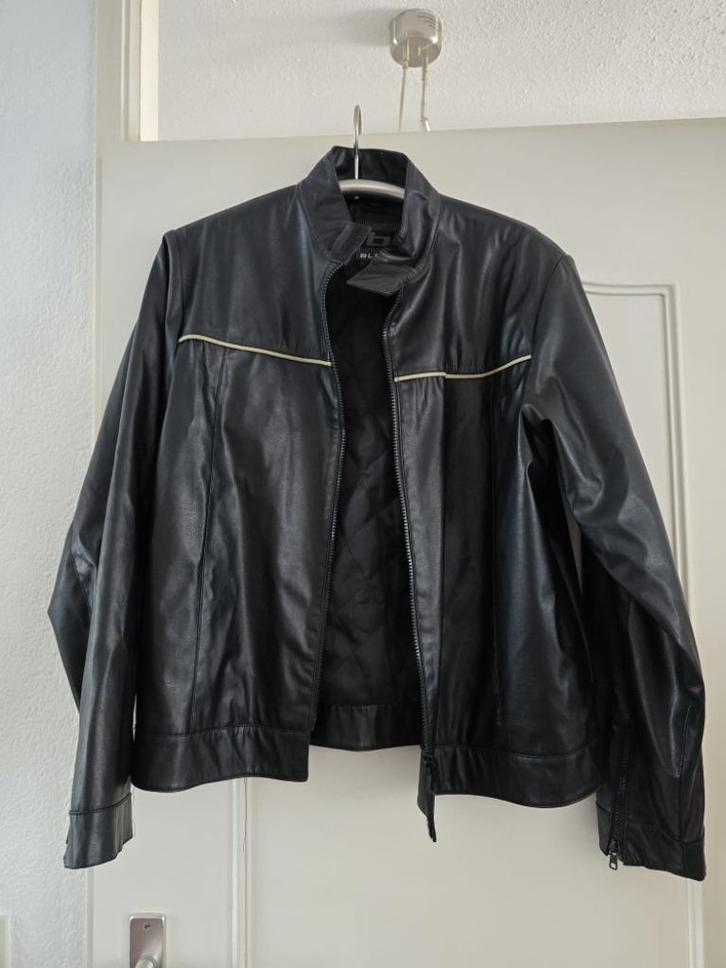 @ Zwarte leatherlook jas - Maat L, Kleding | Heren, Jassen | Zomer, Zo goed als nieuw, Maat 52/54 (L), Zwart, Ophalen of Verzenden