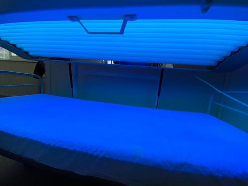 Solarium, Witgoed en Apparatuur, Zonnebanken en Gezichtsbruiners, Zo goed als nieuw, Zonnebank enkelzijdig, 10 tot 15 lampen, Ophalen