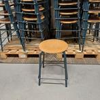 120 x vintage school atelier werkplaats partij krukken, Huis en Inrichting, Krukjes, Ophalen