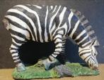 Zebrapaard, grazend. Polyresin. 26/20 cm., Ophalen, Zo goed als nieuw, Wild dier, Beeldje of Figuurtje