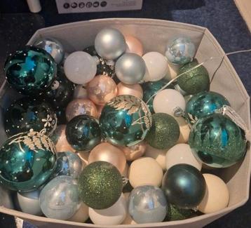 Kerstballen beschikbaar voor biedingen