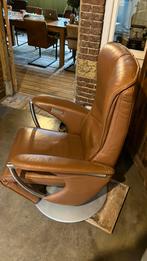 Relaxfauteuil, rundlederen bekleding en elektrisch, Ophalen, Minder dan 75 cm, Leer, Zo goed als nieuw