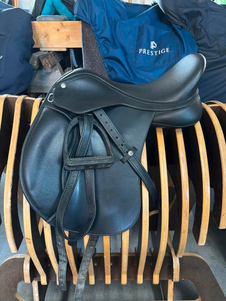 Wintec hart pony 16 inch veelzijdigheiszadel, Dieren en Toebehoren, Paarden en Pony's | Zadels, Recreatie, Ophalen of Verzenden