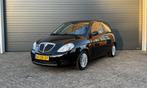 Lancia Ypsilon 1.2 2008 Zwart, airco, lage km.stand, mooi, Auto's, Lancia, Voorwielaandrijving, Stof, 400 kg, Zwart