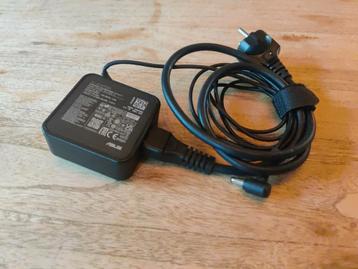 Asus laptop adapter 65W beschikbaar voor biedingen