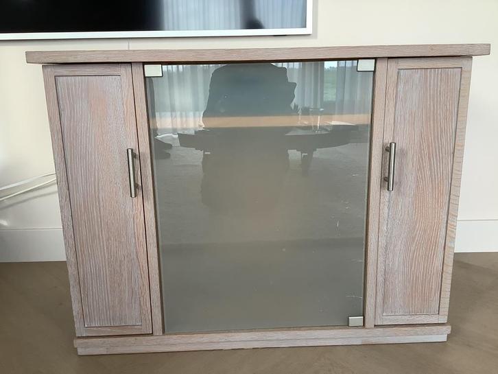 Eiken Grey Wash TV kast met melkglas middendeur, Huis en Inrichting, Kasten | Overige, Gebruikt, Ophalen