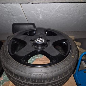 Touareg Velgen 17 inch zwart hoogglans beschikbaar voor biedingen