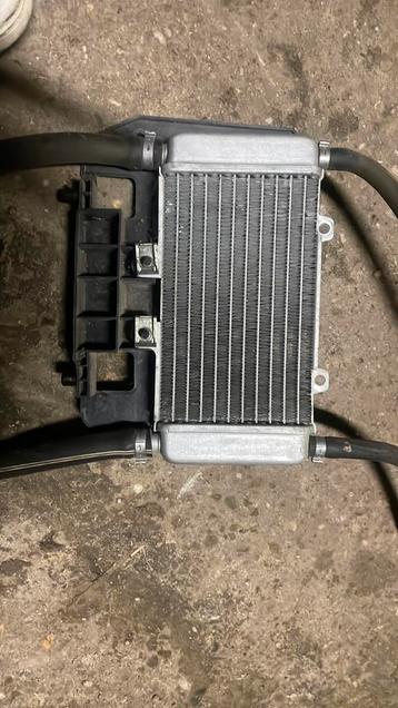 Runner radiateur + slangen en tankje beschikbaar voor biedingen