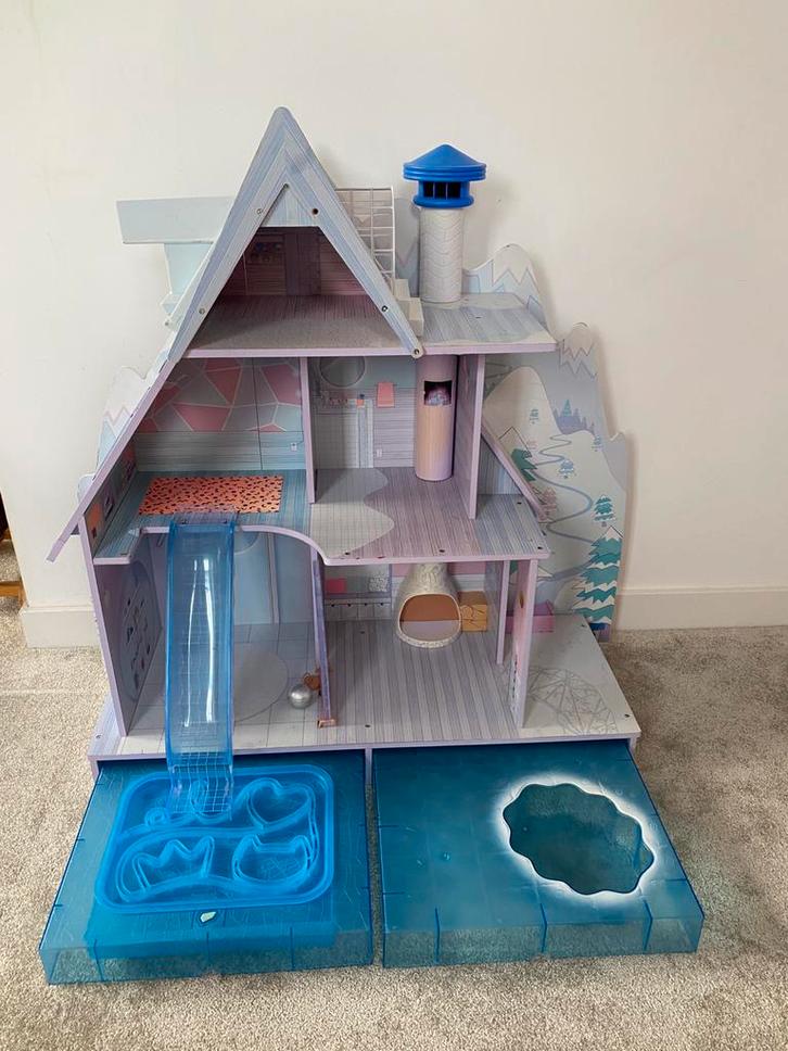 LOL winter huis te koop, Kinderen en Baby's, Speelgoed | Poppenhuizen, Zo goed als nieuw, Poppenhuis, Ophalen of Verzenden