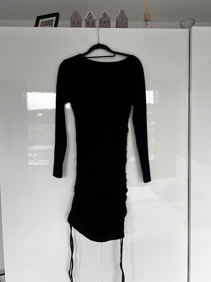 Zwart jurkje met lange mouwen verstelbare lengte en maat S , Kleding | Dames, Jurken, Zo goed als nieuw, Maat 36 (S), Zwart, Boven de knie
