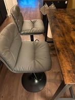 2x Moderne Barstoelen - Perfect voor je Keuken!, Huis en Inrichting, Barkrukken, Ophalen, Kunststof, In hoogte verstelbaar, 60 tot 90 cm