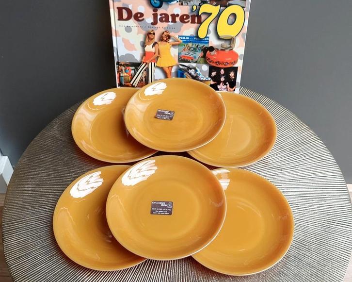 6 Vintage Arcopal VOLCAN 19 cm ontbijt borden caramel bord, Huis en Inrichting, Keuken | Servies, Nieuw, Bord(en), Overige stijlen