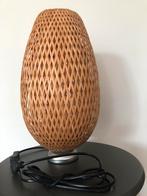 Böja tafellamp rotan Ikea, Huis en Inrichting, Lampen | Tafellampen, Ophalen, Overige materialen, Ikea, rotan, Zo goed als nieuw
