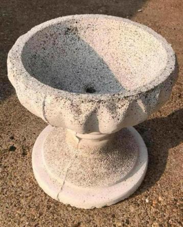 Plantenbak beschikbaar voor biedingen