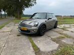 Mini 1.6 ONE Red Hot 55KW 2012 Grijsmetallic en nieuwe apk, Auto's, Mini, Voorwielaandrijving, Elektrische ramen, 74 pk, Zwart