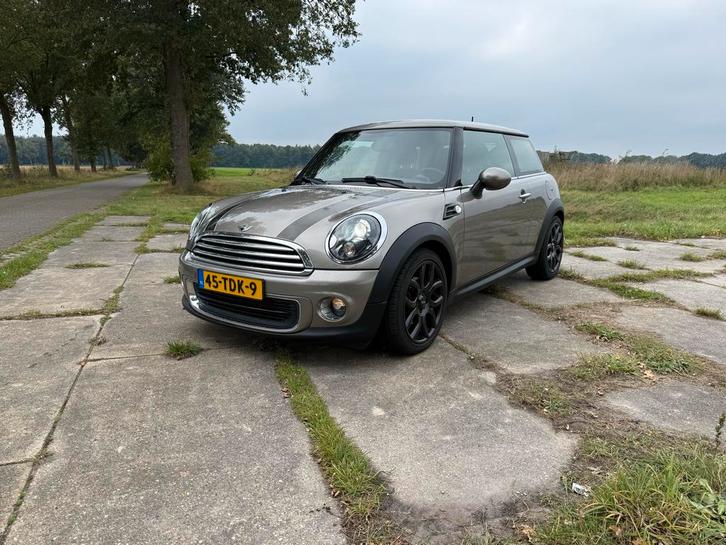 Mini 1.6 ONE Red Hot 55KW 2012 Grijsmetallic en nieuwe apk, Auto's, Mini, Particulier, One, ABS, Airbags, Airconditioning, Boordcomputer