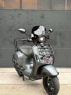 Vespa sprint full option, Fietsen en Brommers, Scooters | Vespa, Ophalen of Verzenden, Zo goed als nieuw, Benzine, Vespa S