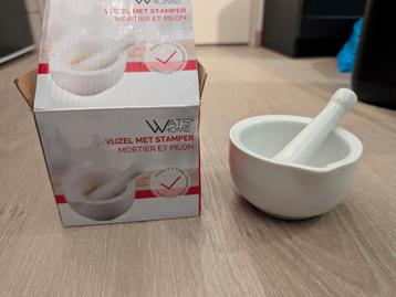 Vijzel met stamper beschikbaar voor biedingen