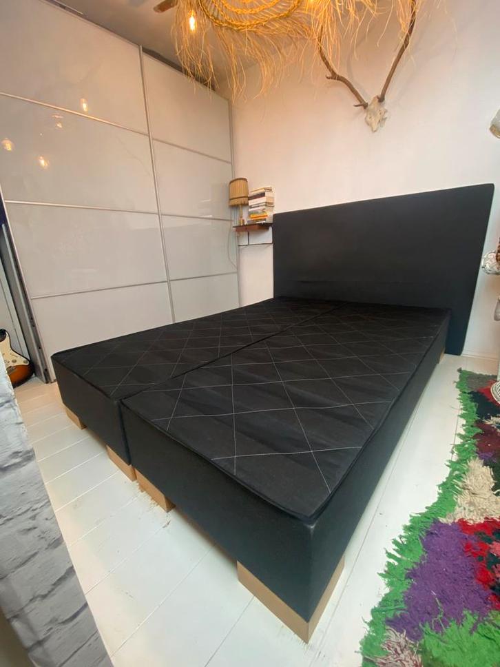 Onderstel bed 140x200 met headboard, Huis en Inrichting, Slaapkamer | Bedden, Zo goed als nieuw, Twijfelaar, 140 cm, 200 cm, Grijs