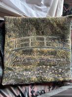 Kussenhoes Monet waterlelies en Japanse brug, Huis en Inrichting, Ophalen of Verzenden, Zo goed als nieuw, Beige, Vierkant