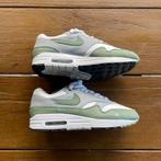 Nike Air Max 1 “Spiral Sage“, Kleding | Heren, Schoenen, Overige kleuren, Verzenden, Nike, Sneakers of Gympen