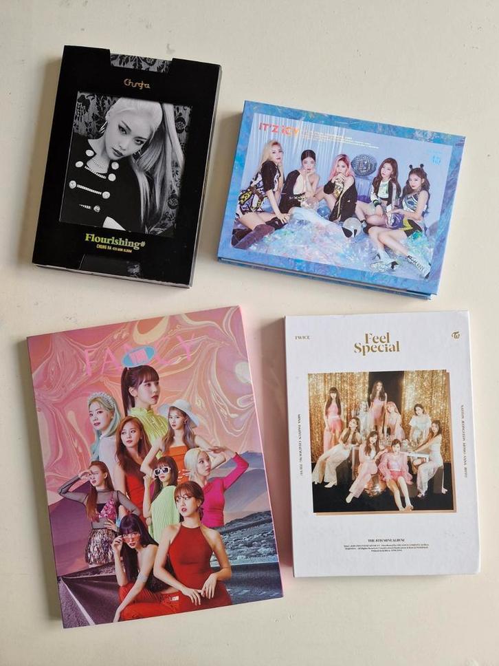 K-pop Mini Album Pakket [4 voor €20,-], Cd's en Dvd's, Cd's | Wereldmuziek, Zo goed als nieuw, Aziatisch, Verzenden