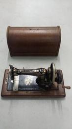 Naaimachine in goede staat, Antiek en Kunst, Antiek | Naaimachines, Ophalen of Verzenden