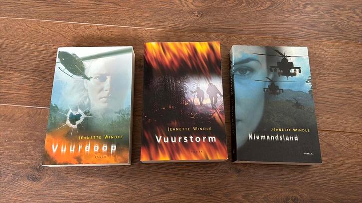 Jeanette Windle - Vuurdoop Vuurstorm Niemandsland, Boeken, Thrillers, Zo goed als nieuw, Ophalen of Verzenden