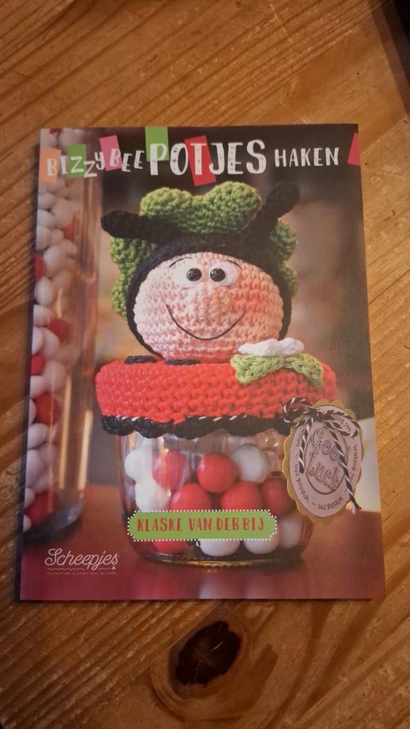 Haakboek - BIZZY BEE POTJES HAKEN, Hobby en Vrije tijd, Breien en Haken, Nieuw, Haken, Patroon of Boek, Ophalen of Verzenden