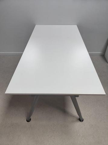 Wit Ikea Galant burea