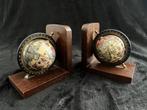 Vintage houten boekensteunen met wereldbol (set van 2), Ophalen of Verzenden