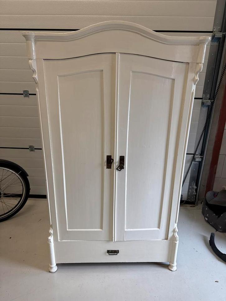 Antieke Witte Linnenkast Brocante Stijl, Huis en Inrichting, Kasten | Kledingkasten, Gebruikt, 150 tot 200 cm, 100 tot 150 cm