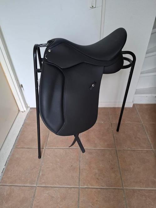 Wintec 500 Wide dressuur 16.5, Dieren en Toebehoren, Paarden en Pony's | Zadels, Zo goed als nieuw, Dressuur, Ophalen of Verzenden