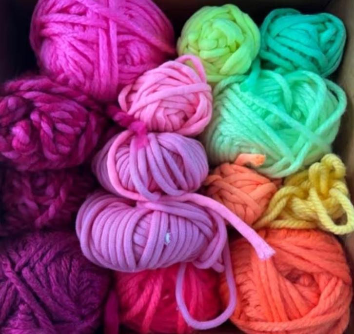 Gevraagd Wol of Katoen voor het goede doel, Hobby en Vrije tijd, Breien en Haken, Gebruikt, Breien of Haken, Wol of Garen, Ophalen of Verzenden