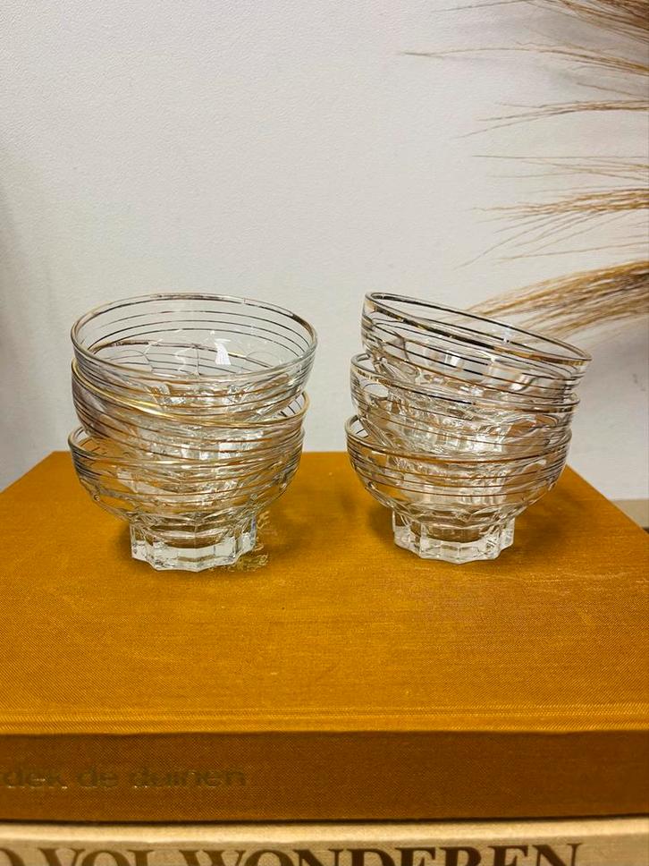 Prachtige set vintage Franse schaaltjes 6x glas gouden rand, Huis en Inrichting, Keuken | Servies, Zo goed als nieuw, Schaal of Schalen
