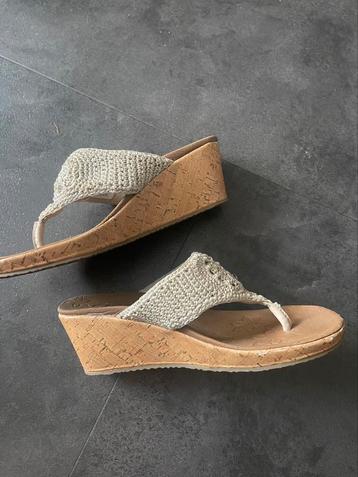 Skechers gehaakte sleehak slippers maat 39 beschikbaar voor biedingen