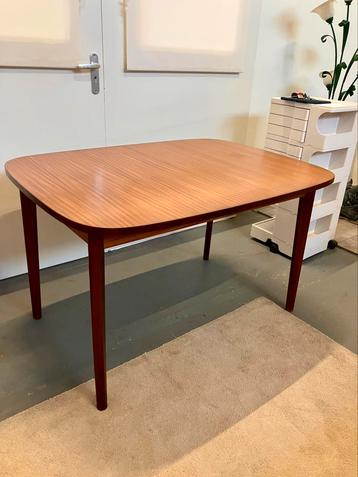 Vintage uitschuifbare eettafel 120 cm  beschikbaar voor biedingen